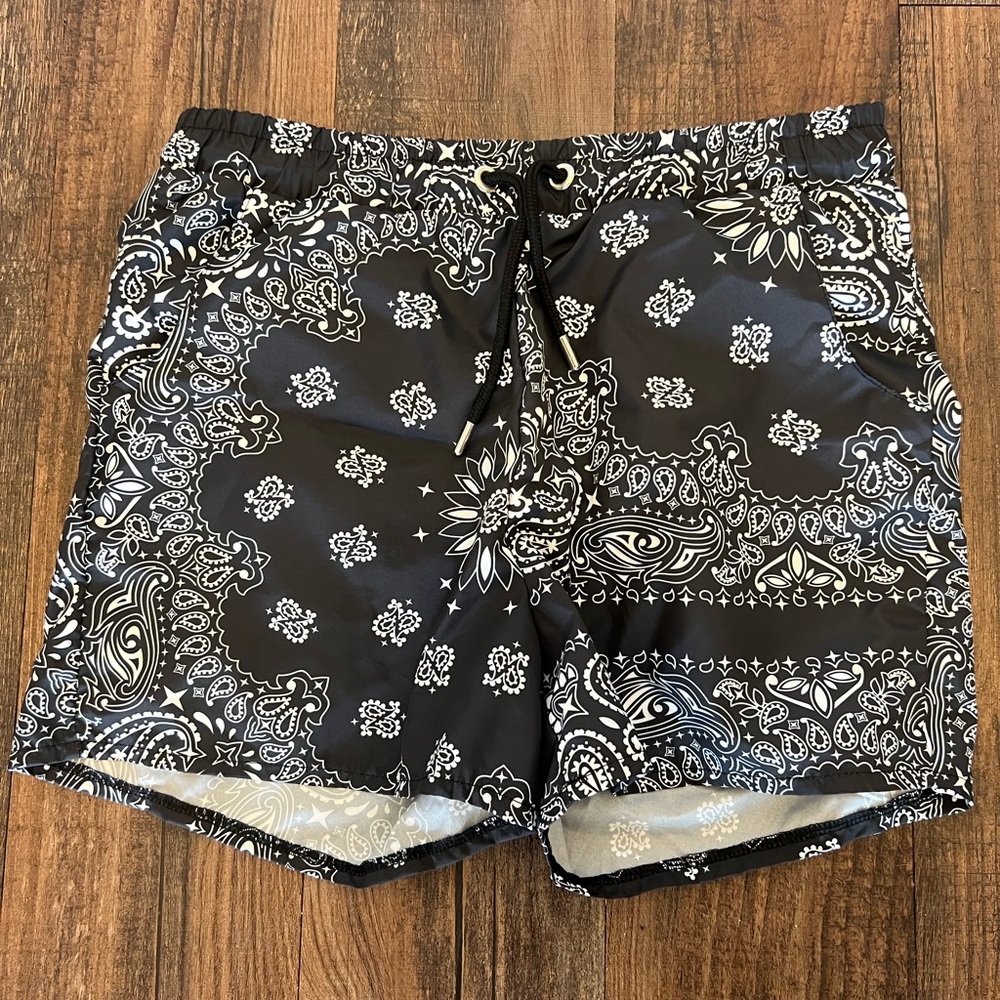 BOOHOO MAN BANDANA SHORT